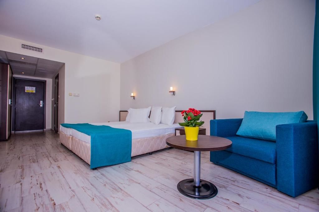 Фото Отель Smartline Meridian Hotel Солнечный Берег Отель Smartline Meridian Hotel Солнечный Берег
