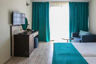 Отель Smartline Meridian Hotel Солнечный Берег Двухместный номер с 2 отдельными кроватями и балконом-1